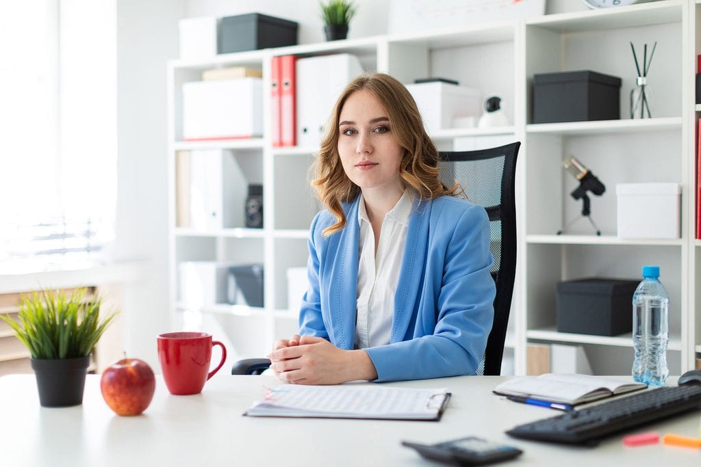 girl-young-business-businesswoman-office-study